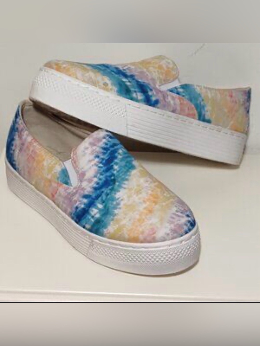 Qupid tie dye rainbow platform slip-on sneakers, VG new condition, size 8